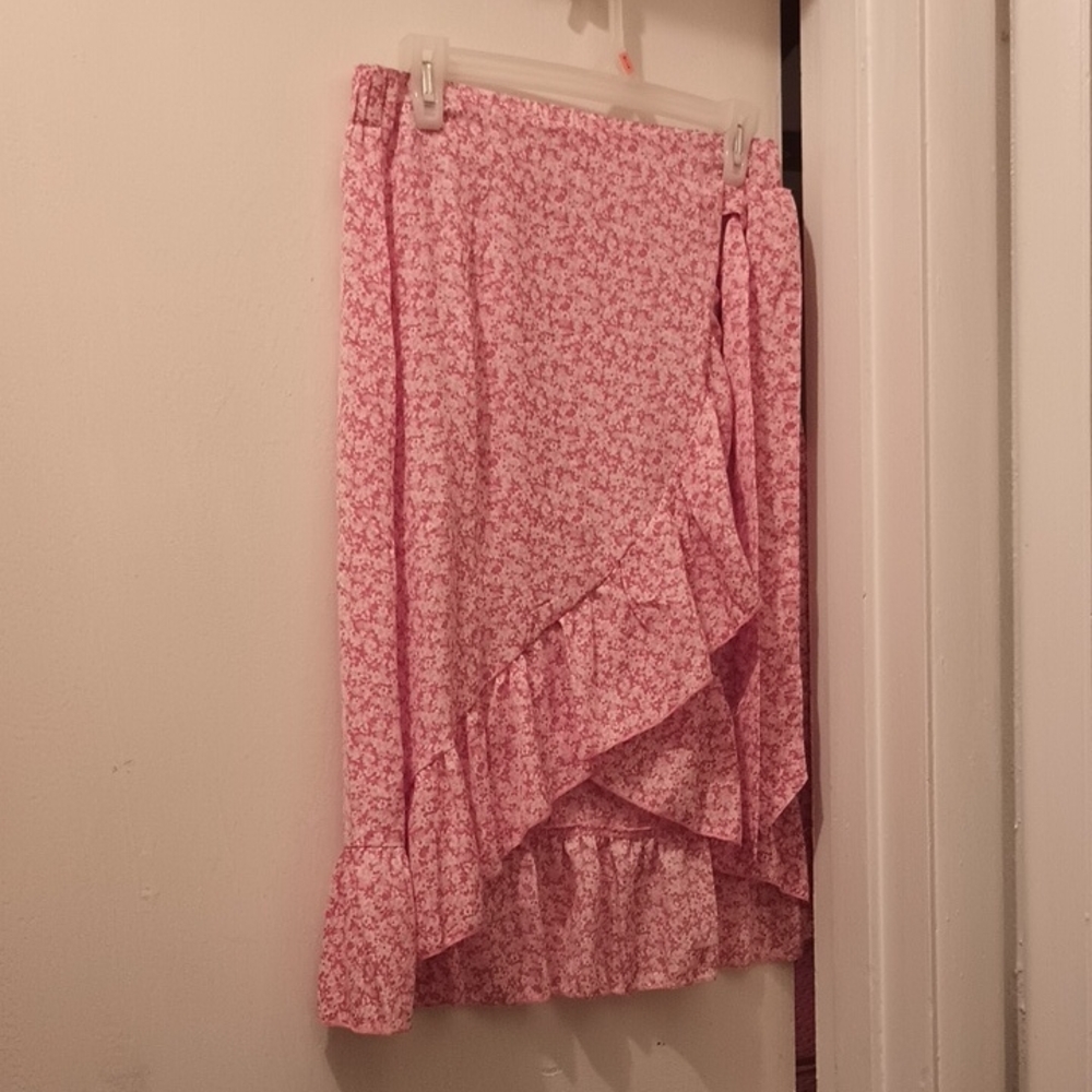 Chic Pink Floral Midi Skirt